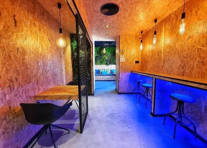 Mb Hostels Premium Eco - Adults Recommended